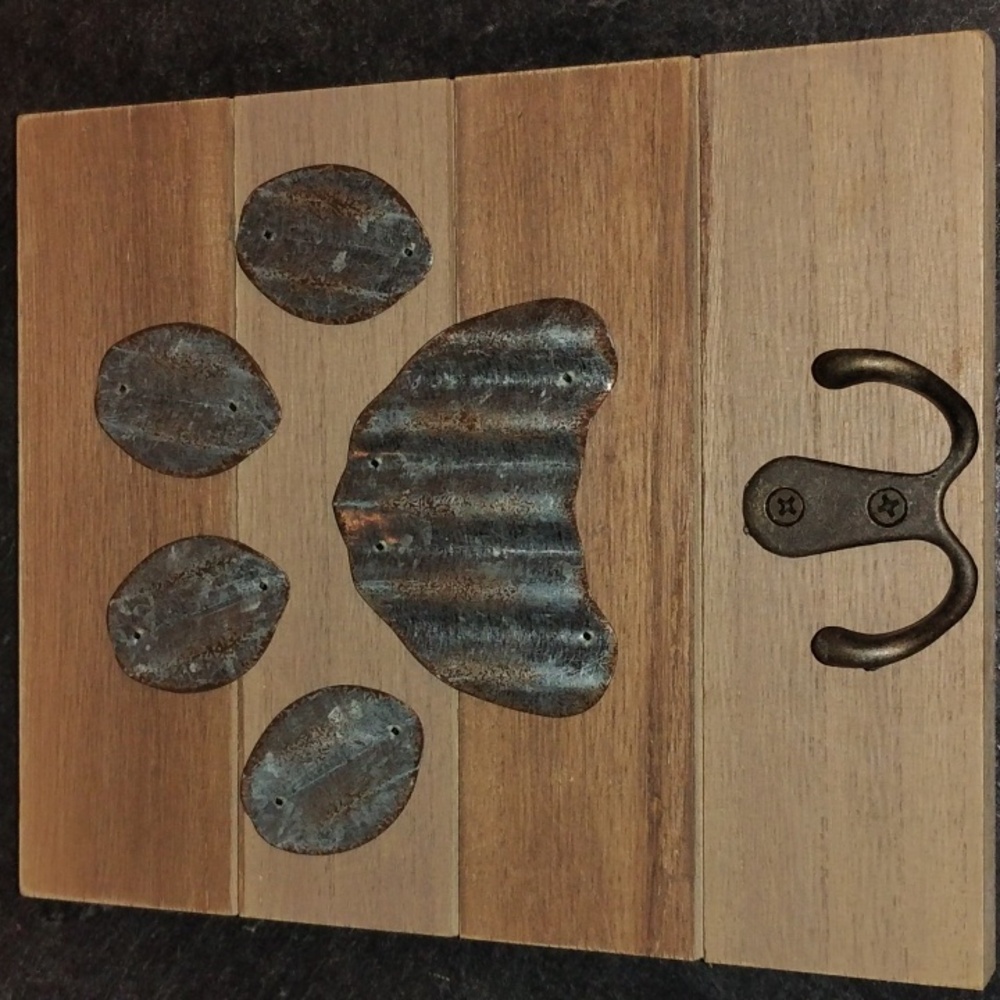 Hook with Dog paw print